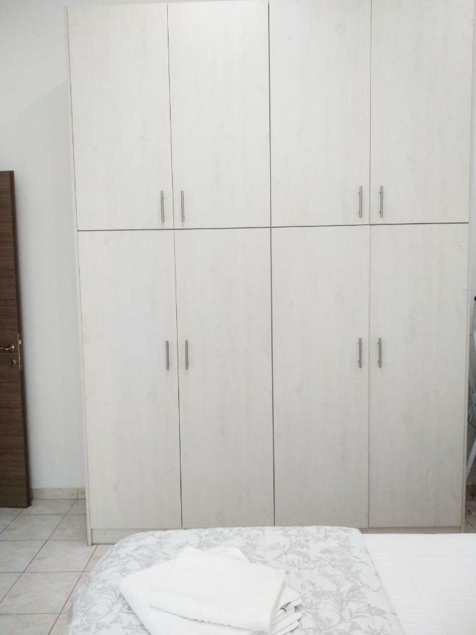 Pomegranate Apartment Iraklion Buitenkant foto